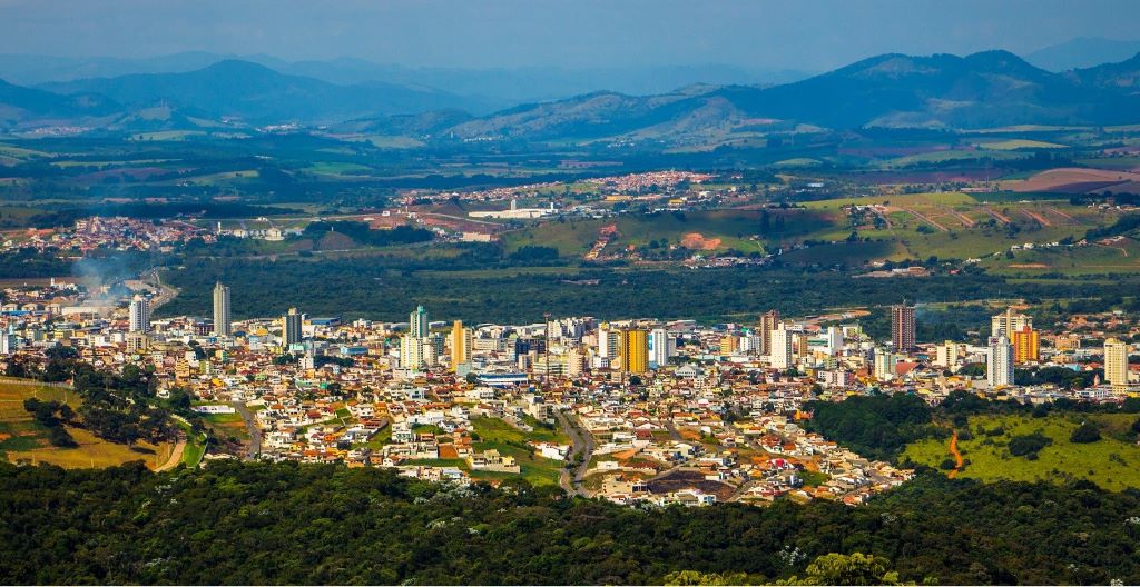 Fiscalização do TCEMG aponta falhas em edital de limpeza urbana de Pouso Alegre